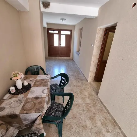 Apartment При Тони Pomorie